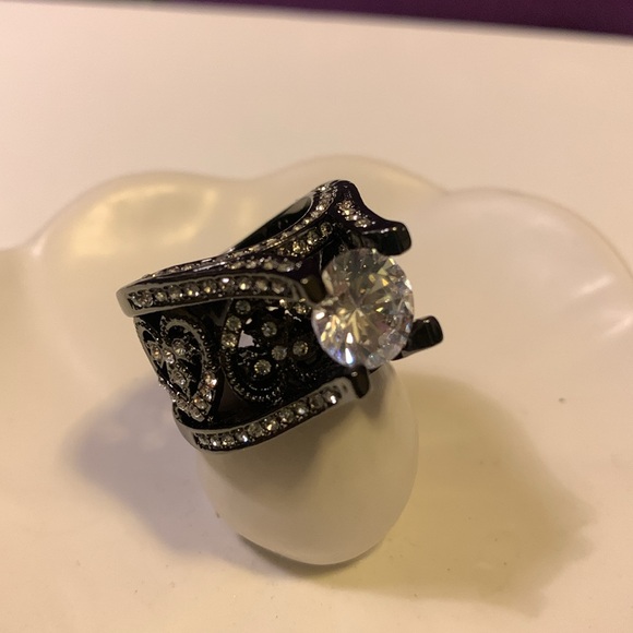 Vintage Diamond Ring - Picture 2 of 6